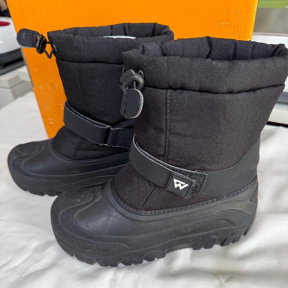 LACKWAR -BIG KID’S SNOW BOOTS - SIZE US 5 STYLE ACC0080